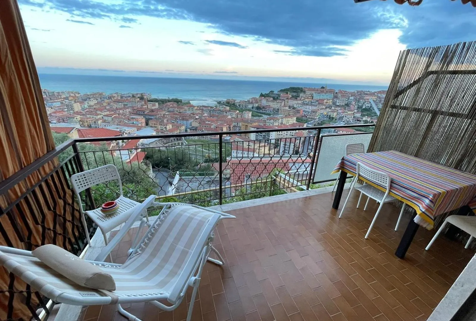 公寓 Thekeystudio, La Casa Del Mare Azzurro With Seaview 文蒂米利亚